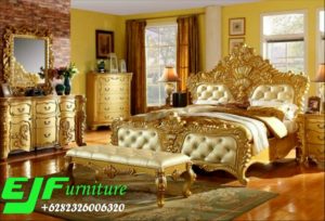 Set Tempat Tidur Ukir  Warna Emas Mewah
