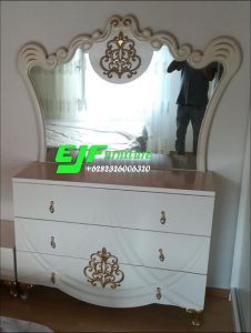 Meja Rias Ukir Mewah Duco Putih Emas Terbaru 08